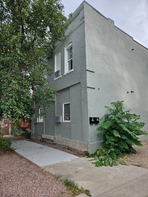Building Photo - 817 E B St Rental