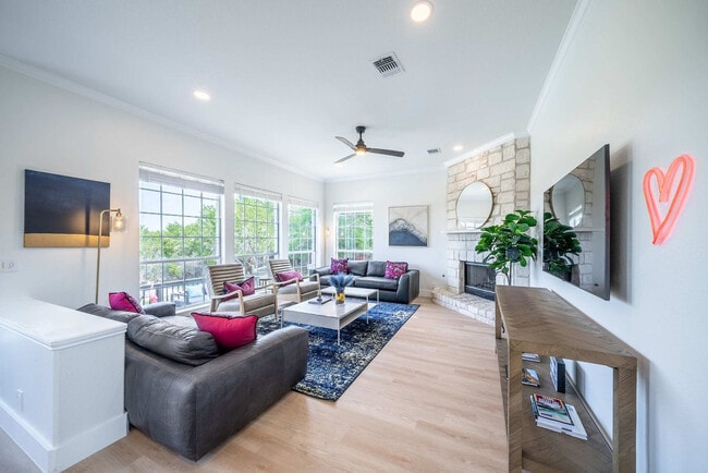 Photo - 8902 Feather Hill Rd Unidad ID1337485P