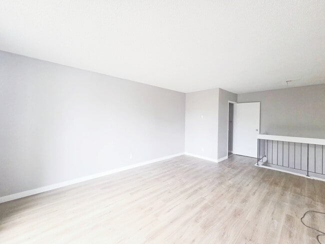 Photo - 12003-12139 139 Ave NW