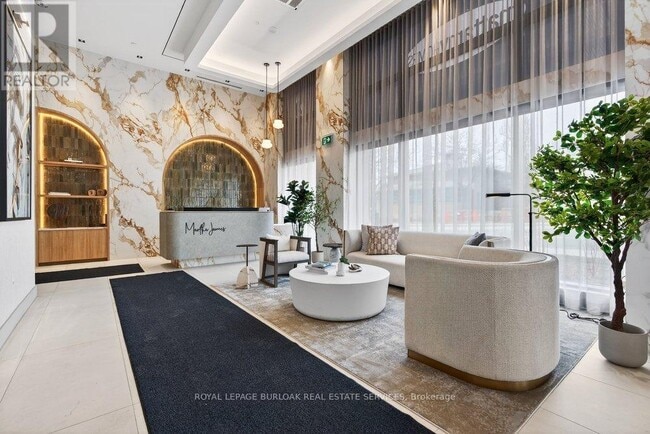 Photo - 2088 James St Unit 702