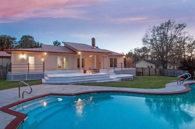 Building Photo - 255 Ridge Lake Rd