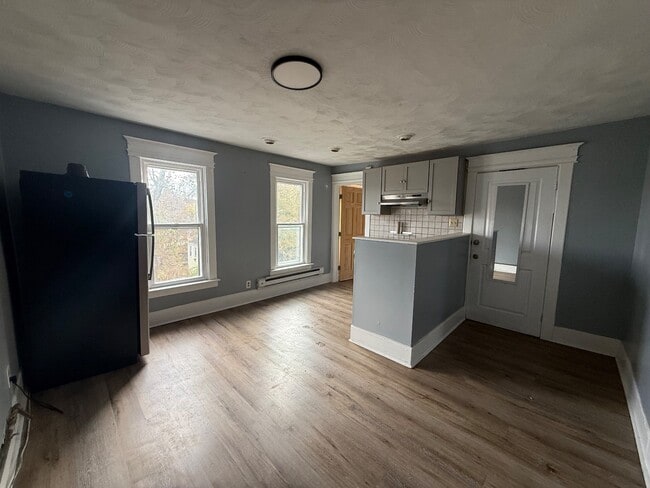 Building Photo - 912 Saratoga St