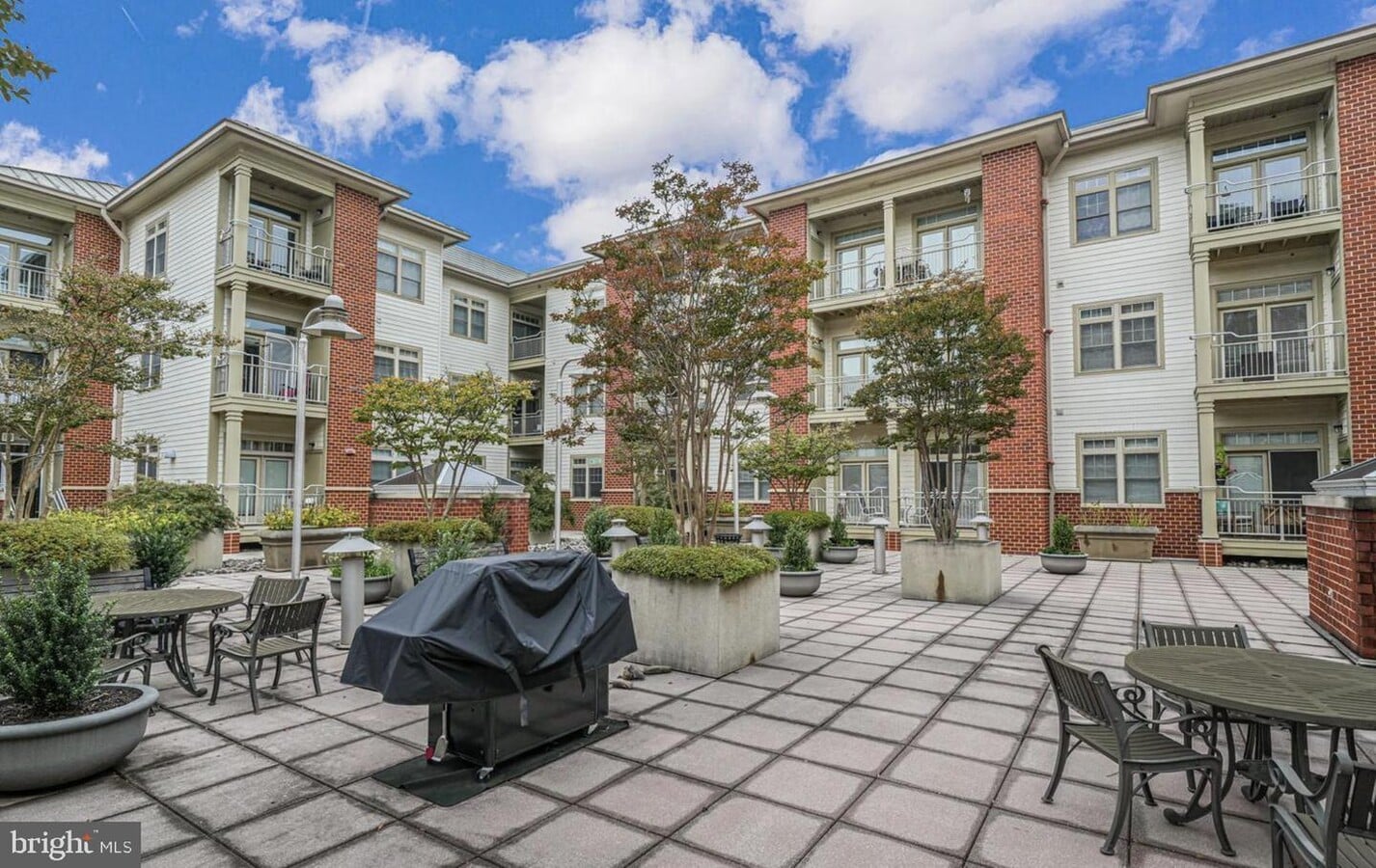 Photo - 309 Holland Ln