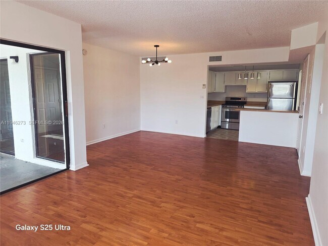 Photo - 20130 NE 3rd Ct Unit 6