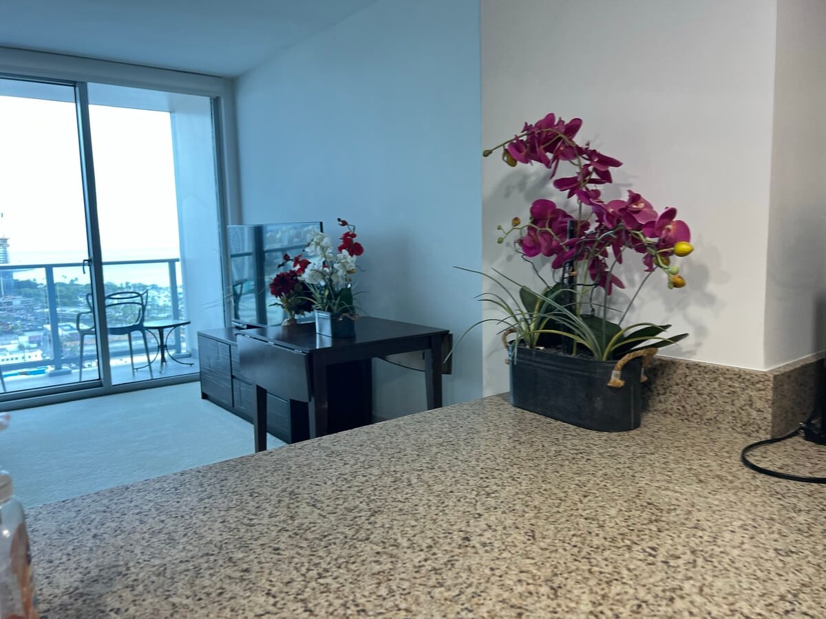 Photo - 555 South St