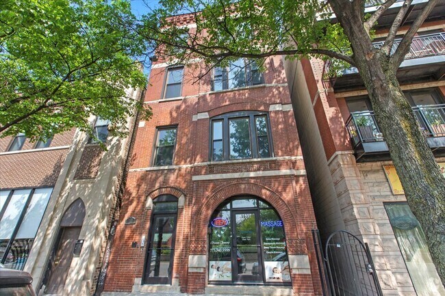 Building Photo - 1635 N Ashland Ave Unit Garden Rental