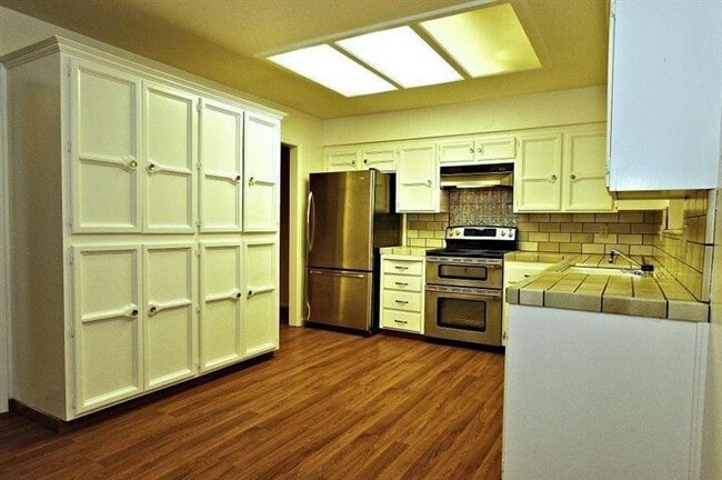 Photo - 1694 W Bullard Ave