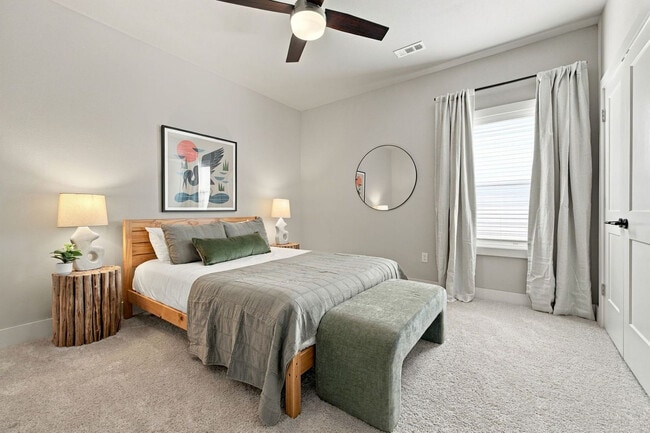 825 Northeast Heights Lane-SI ID1631799P