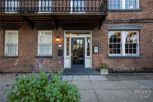 Photo - 219 Abercorn St House