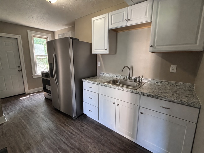 Photo - 236 Ontario St