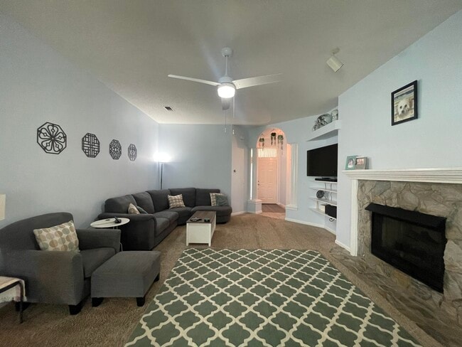 Photo - 1902 Mistral Ln E
