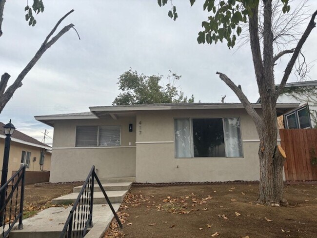 Photo - Clean 3 Bedroom / 1.5 Bathoroom House in T...