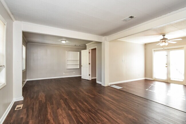 Photo - 1165 Wisteria Dr SW