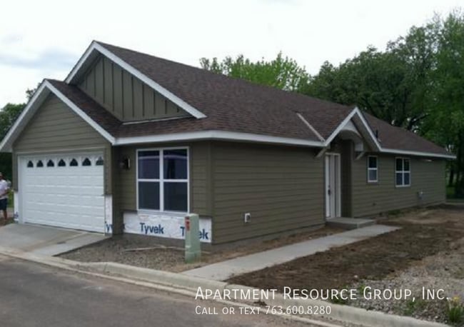 Photo - 824 Greta Ln