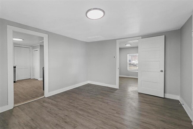 Photo - 920 Dubois St