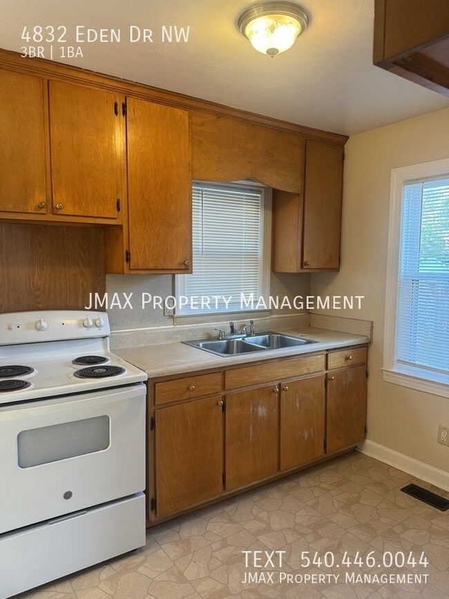 Photo - 4832 Eden Dr NW