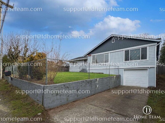 Building Photo - 17012 32nd Ave S