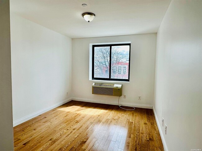 Photo - 70-26 Queens Blvd Apartment Unit 8D