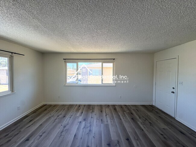 Photo - 4536 Ashcroft Ave Unit #3