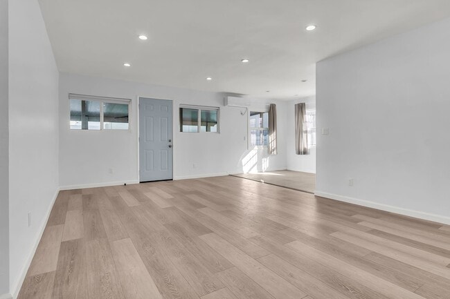 Building Photo - 1155 W Exposition Blvd Unit A