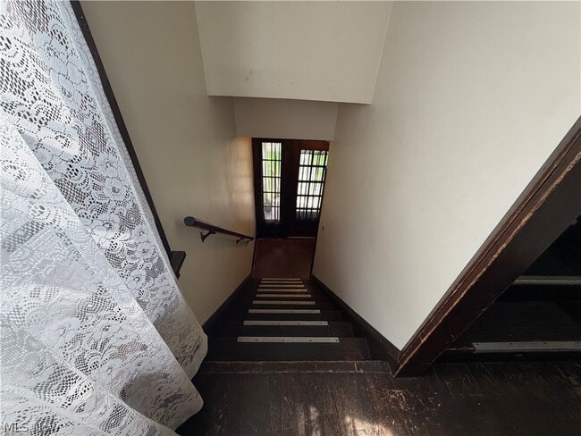 Photo - 1605 Larchmont Ave