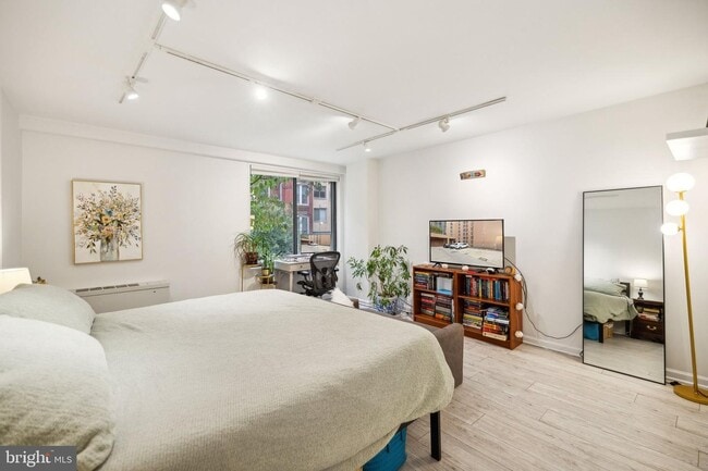 Building Photo - 1420 N St NW Unit 208 Rental