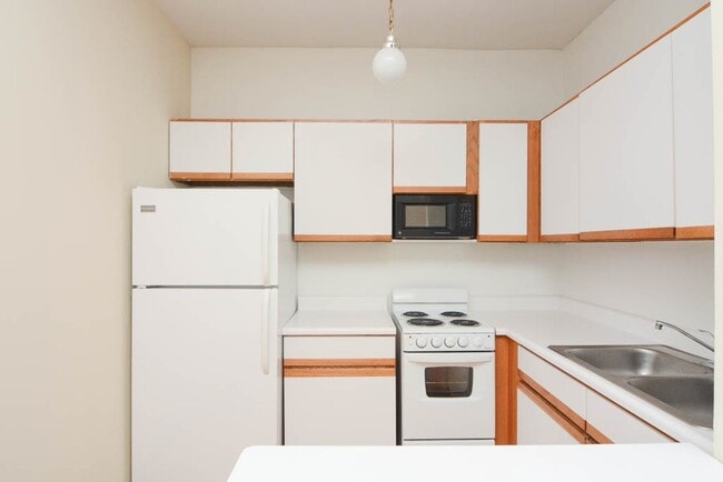 Photo - 645 W Barry Ave Unit A01C