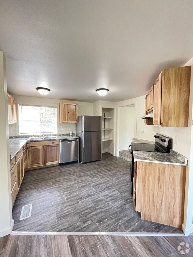 Building Photo - 3 Bedroom 2 Bathroom for Rent. Rental