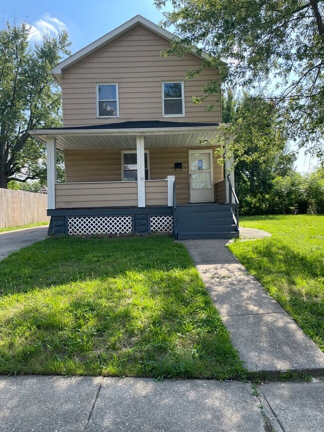 Building Photo - 820 Whitcomb Rd