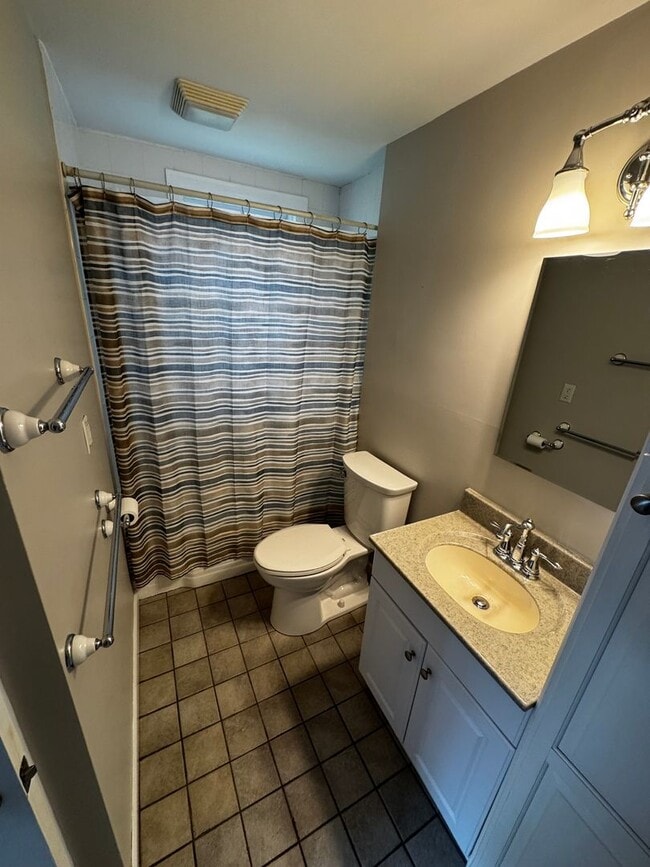Photo - Well maintained one bedroom condo in Chelmsford