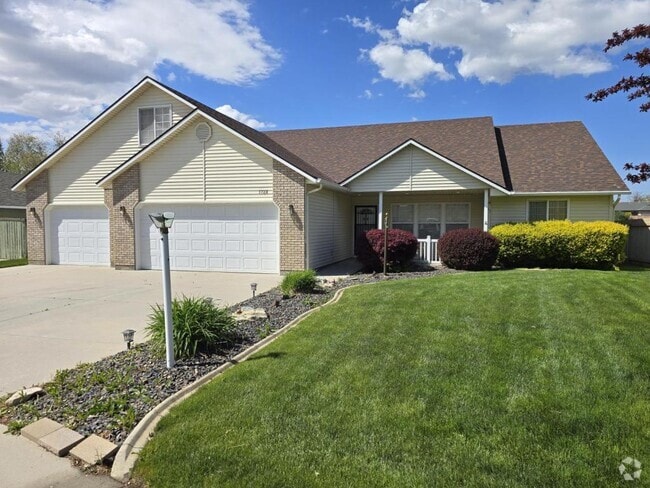 Building Photo - 1728 W Greenhead Dr Rental