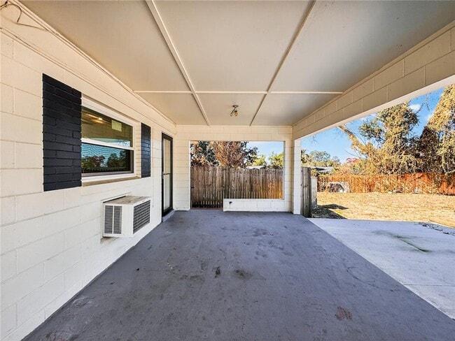 Photo - 2304 Country Club Rd