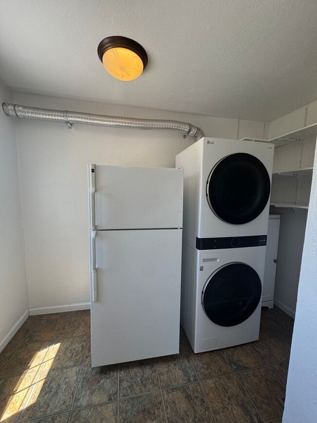 Photo - 2 bed 1 bath house in great neighborhood - Close to OIT and Skylakes
