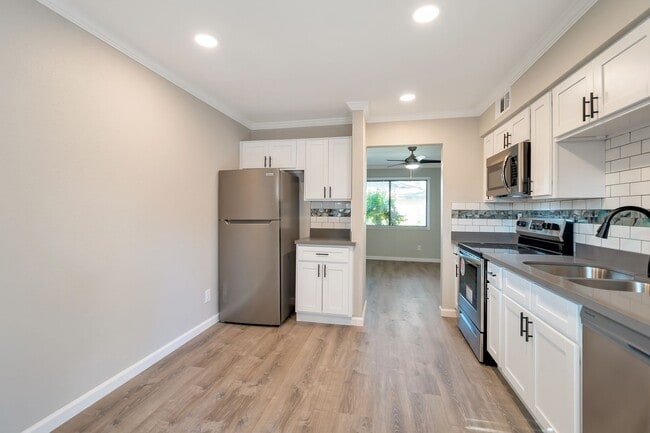 Montara Apartments