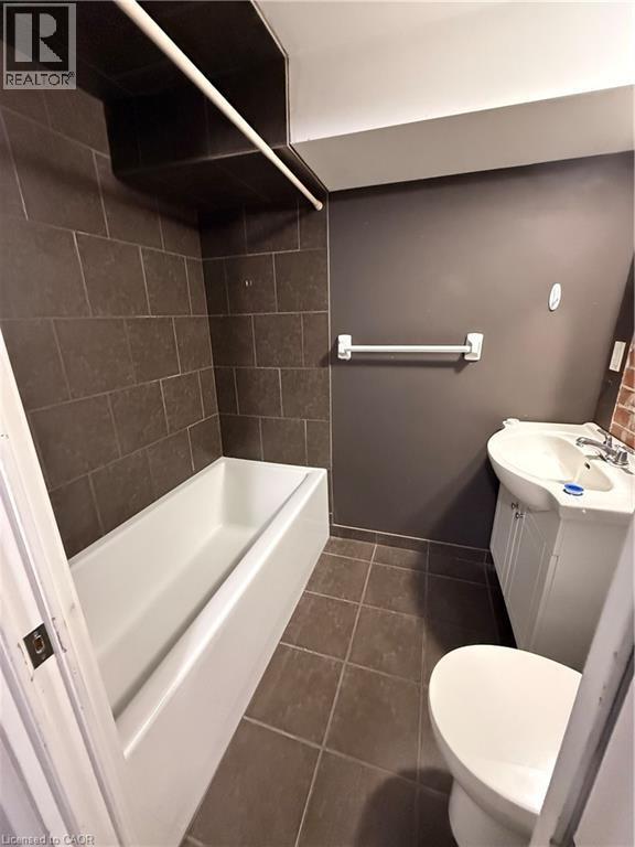 Photo - 947 Main St E Unit 7