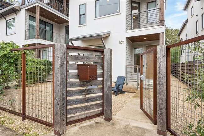 Photo - 1011 E 12th St