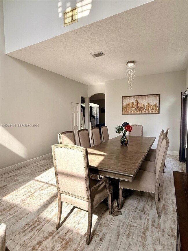 Photo - 3729 SW 51st St