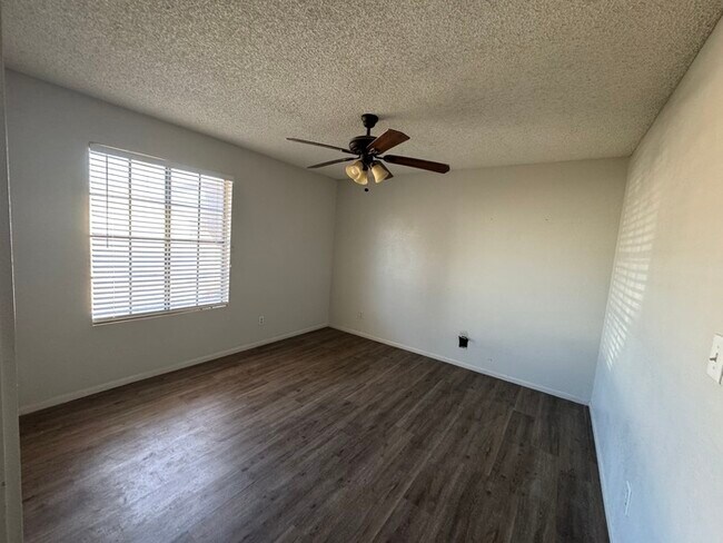 Photo - 5239 W Freeway Ln