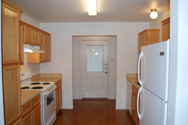 Photo - 922 RW Unit A-STILL OCCUPIED BY RESIDENT