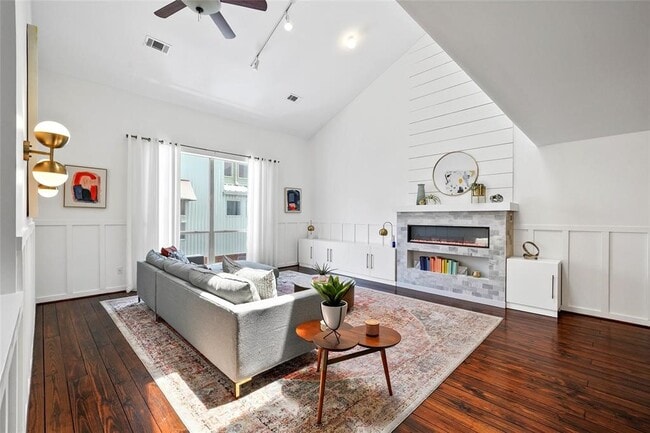 Building Photo - 6140 Grand Blvd