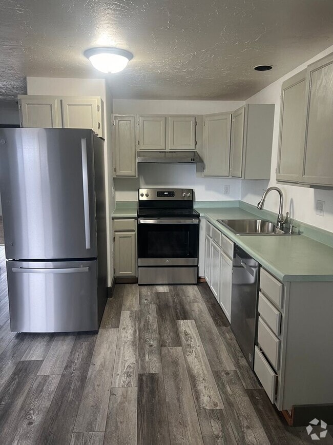 Building Photo - 108 E Madison Ave Unit 108 E Madison Rental