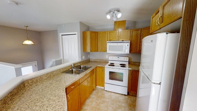 Photo - 9804-98099 99 St Unit C