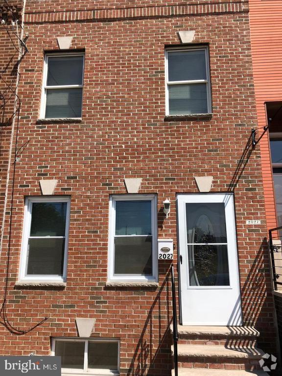 Building Photo - 2027 Wharton St Rental