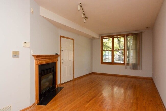 Photo - 3121 N Hoyne Ave Unit 2