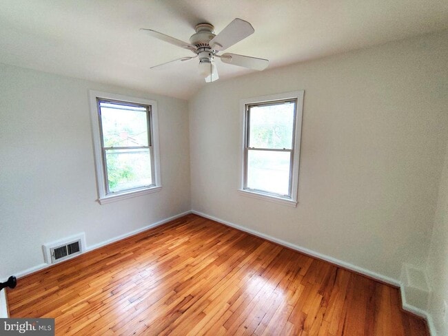 Photo - 5942 Williamsburg Rd