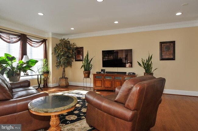 Building Photo - 5306 Sandyford St