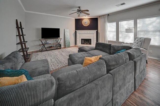 Photo - 1910 Maroon Creek