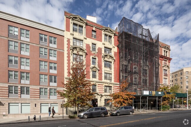 Photo - 849 St Nicholas Pl