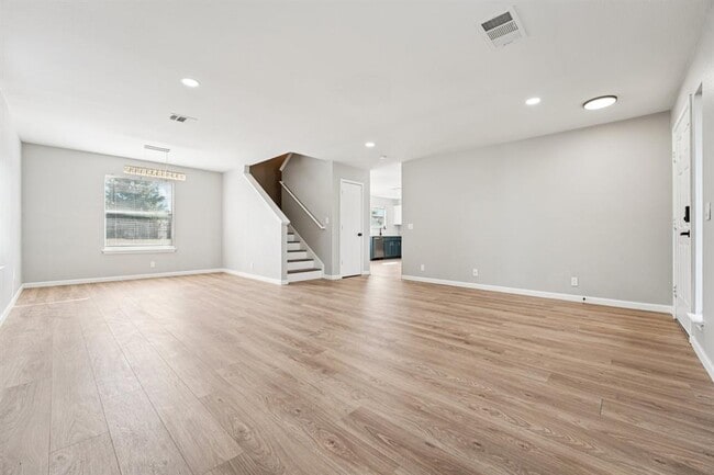 Photo - 429 Atlantis