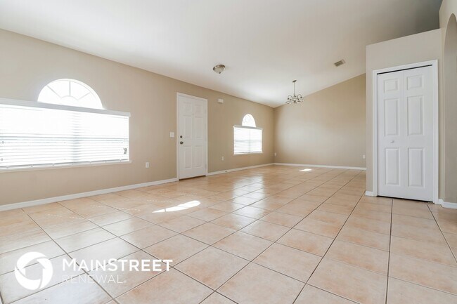 Photo - 527 NE 6th Pl